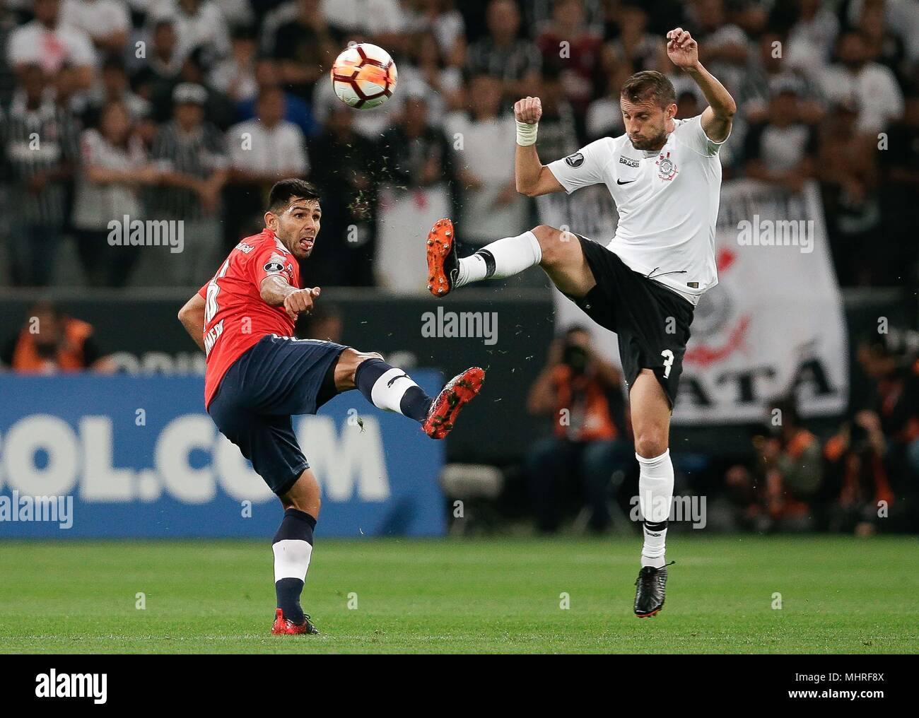 SÃO PAULO, SP - 02.05.2018: CORINTHIANS X INDEPENDIENTE - Silvio Romero do  Independiente is playing for Corinthians FC during a match between  Corinthians and Club Atlético Independiente (Argentina), which is valid for