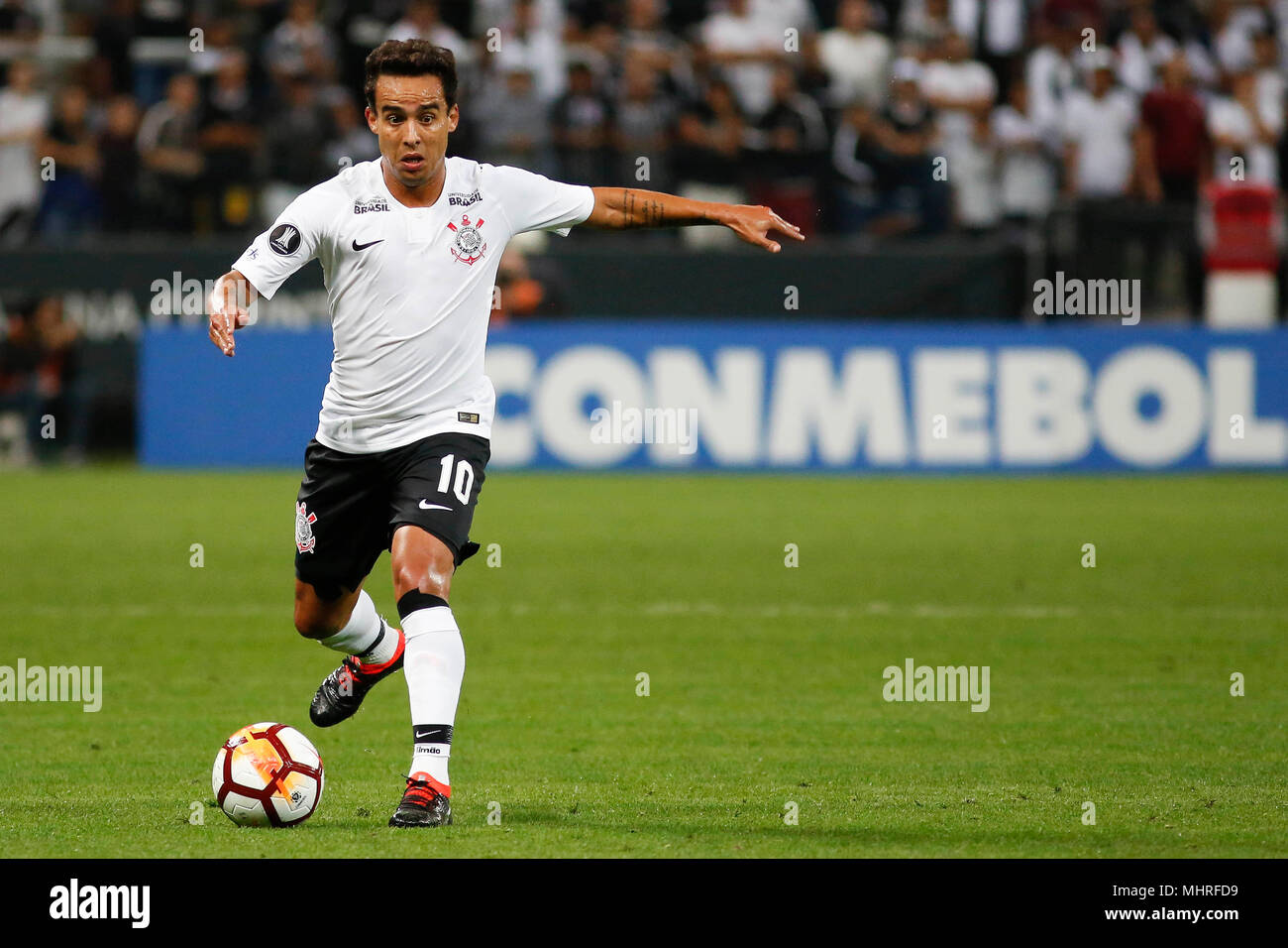 SÃO PAULO, SP - 03.05.2018: CORINTHIANS X INDEPENDIENTE - Emerson Sheik is  expelled during a match between Corinthians and Club Atlético Independiente  (Argentina), valid for the fourth round of group G of