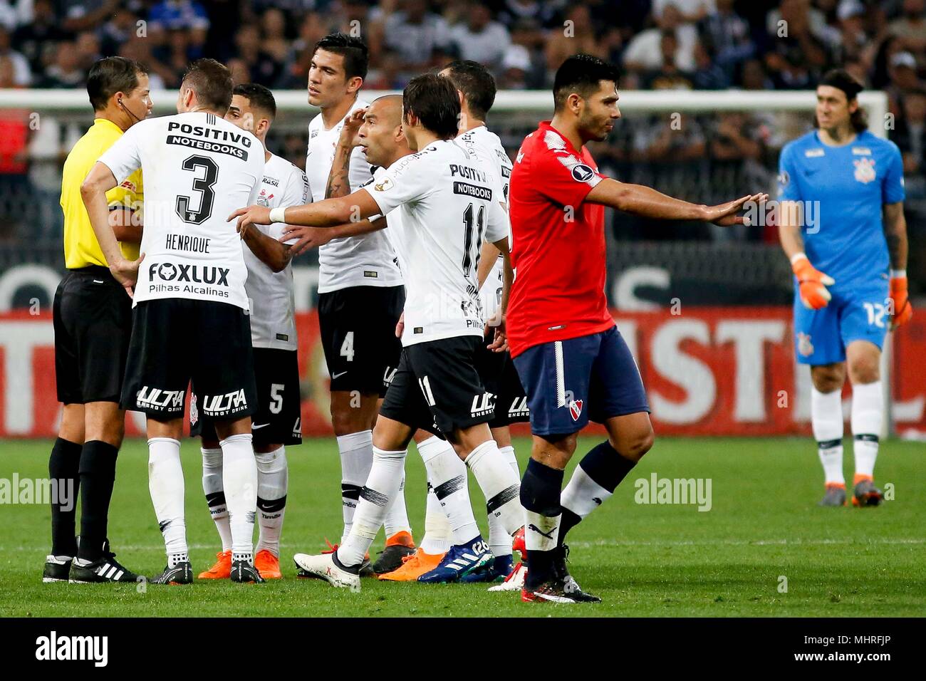 SÃO PAULO, SP - 02.05.2018: CORINTHIANS X INDEPENDIENTE - Silvio Romero do  Independiente is playing for Corinthians FC during a match between  Corinthians and Club Atlético Independiente (Argentina), which is valid for