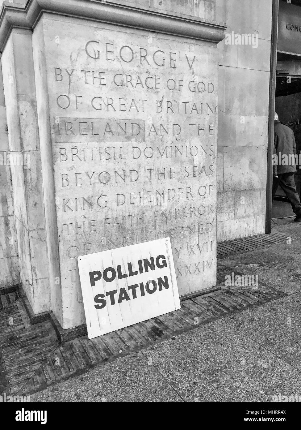 Manchester Central Library, UK. 3rd May, 2018. Polling sign in front of stone inscription at entrance to Manchester Central Library Credit: Chris Billington/Alamy Live News Stock Photo