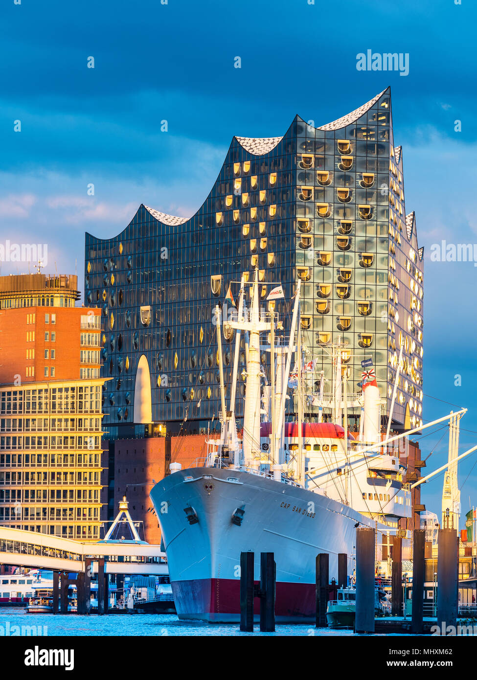 Elbphilharmonie  Hamburg - Elbe Philharmonic Hall - Elbi - Hamburg Concert Hall - architect Herzog & De Meuron - opened 2017 construction started 2007 Stock Photo