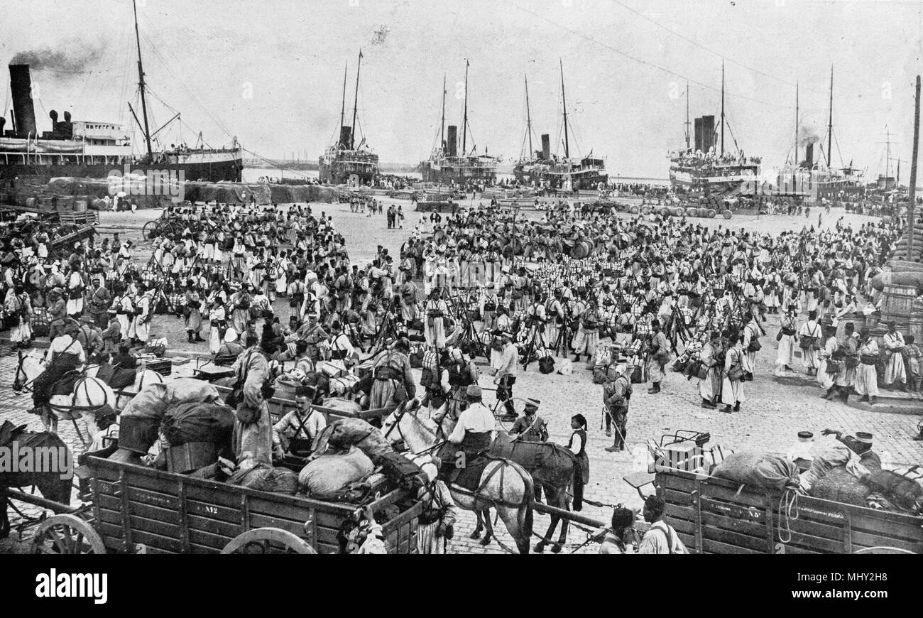Algerian soldiers embarking in Alger for France on 10 August 1914, Algeria Stock Photo