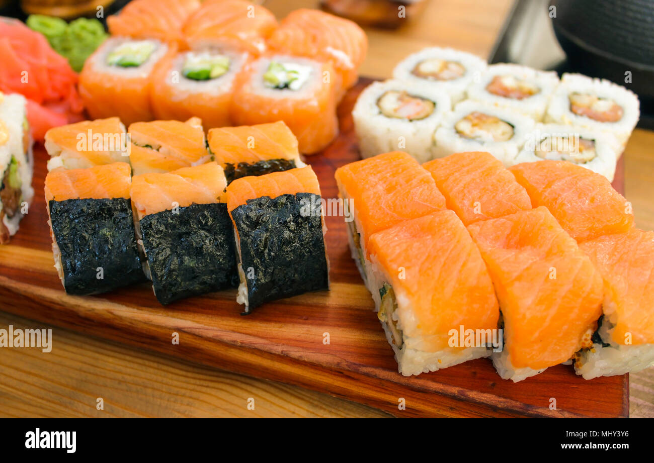 Wasabi tobiko roe hires stock photography and images Alamy