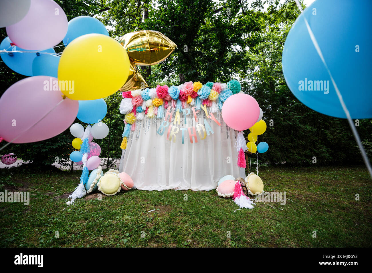 birthday party decor balloons Stock Photo Alamy