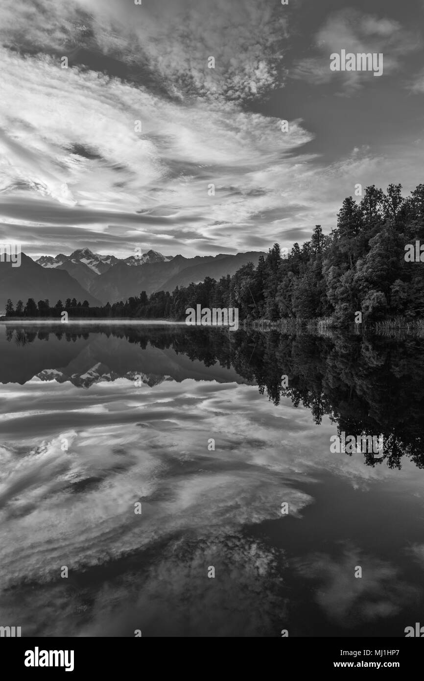 Lake matheson Black and White Stock Photos & Images Alamy