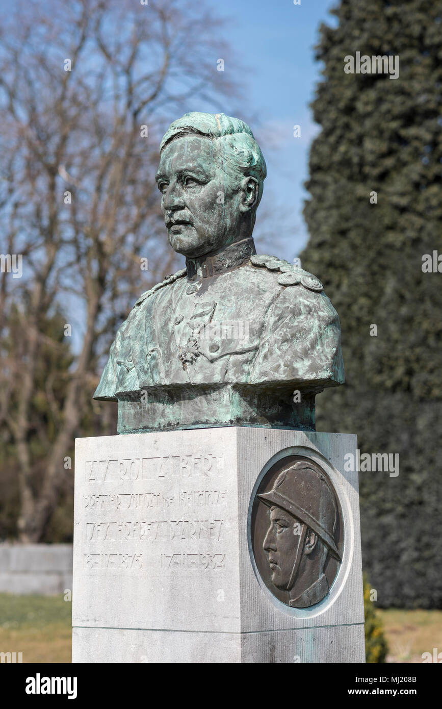 Bust of King Albert I, Belgian military cemetery, conquest of Liège was the first major offensive operation, World War I Stock Photo