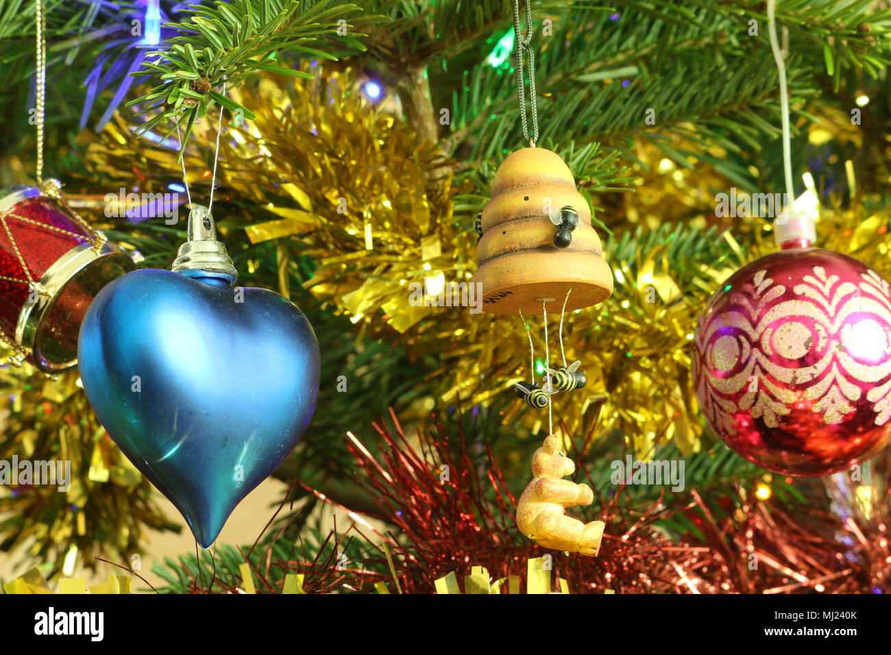 Hanging gold party decorations hi-res stock photography and images - Alamy