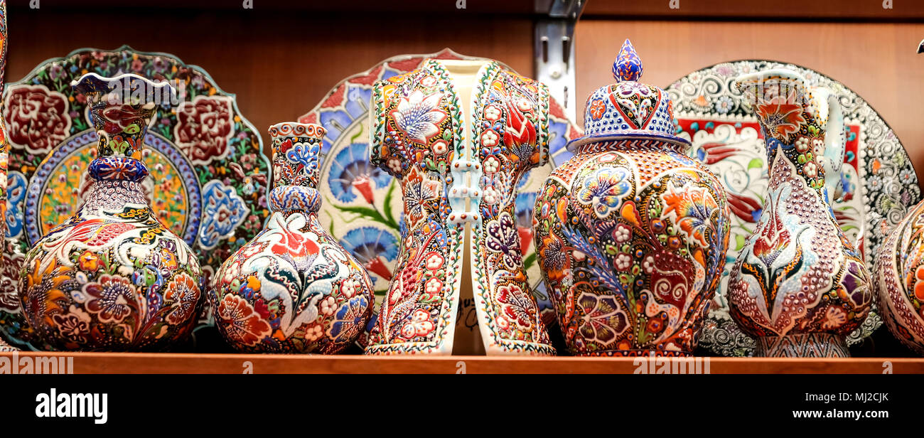 Turkish Ceramics in Grand Bazaar, Istanbul City, Turkey Stock Photo - Alamy