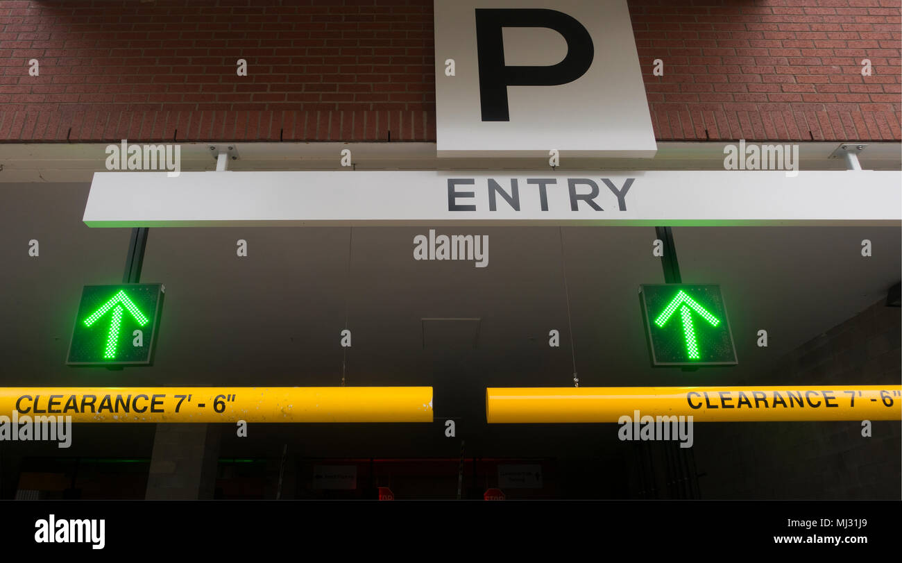 Auto Garage Parking Columbus Indiana Stock Photo 183234641 Alamy
