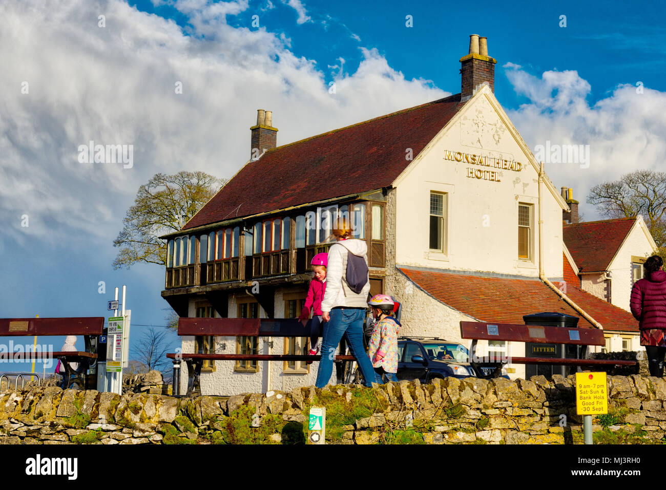 The Monsal Head Hotel in the Peak District, Derbyshire, England Stock Photo