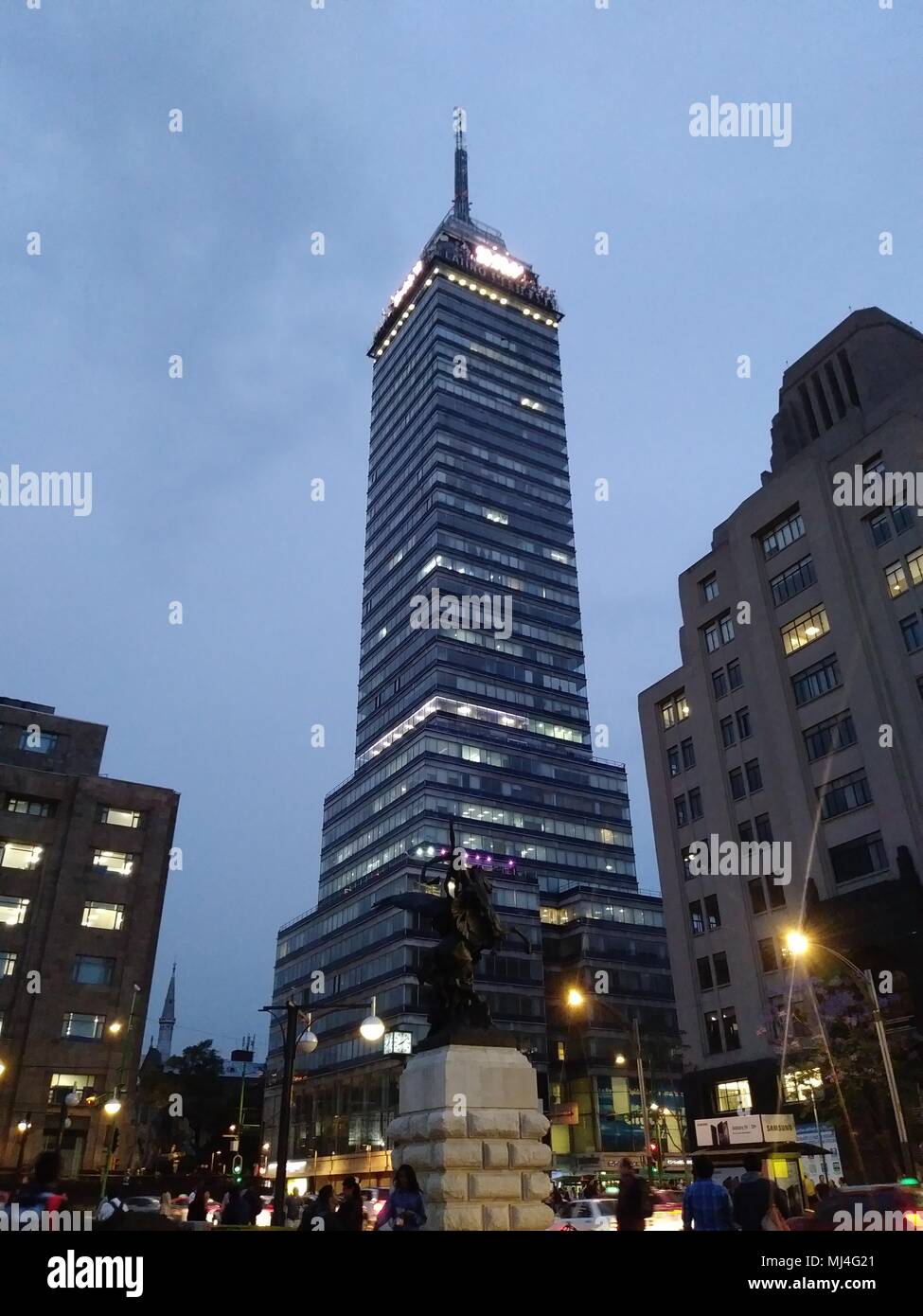 La Torre Latinoamericana en la Ciudad de México. Stock Photo