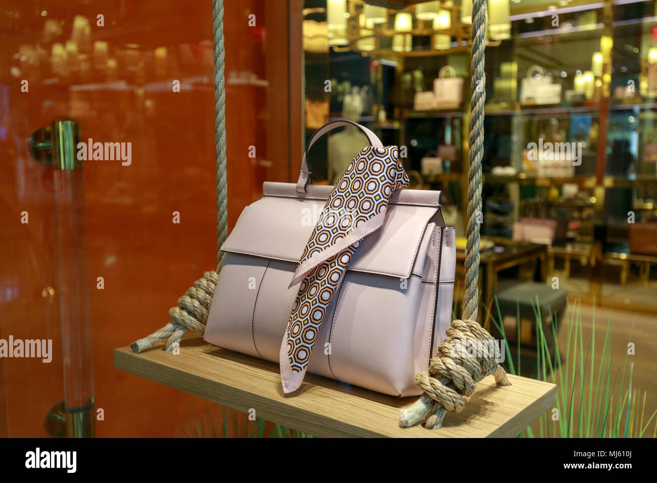 Portland, Oregon, USA - April 27, 2018 : Tory Burch bag on display at  Pioneer Place, shopping mall, in downtown Portland Stock Photo - Alamy