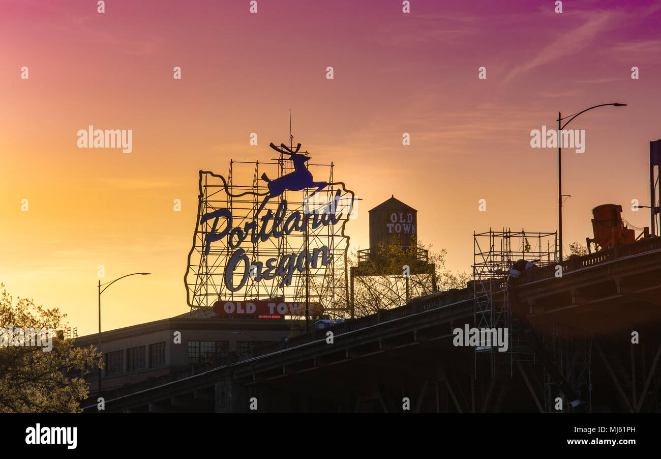Portland oregon white stag sign hi-res stock photography and images - Alamy
