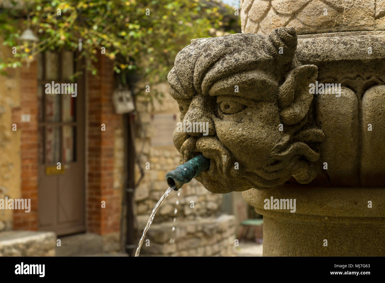 Fontaint statue hi-res stock photography and images - Alamy