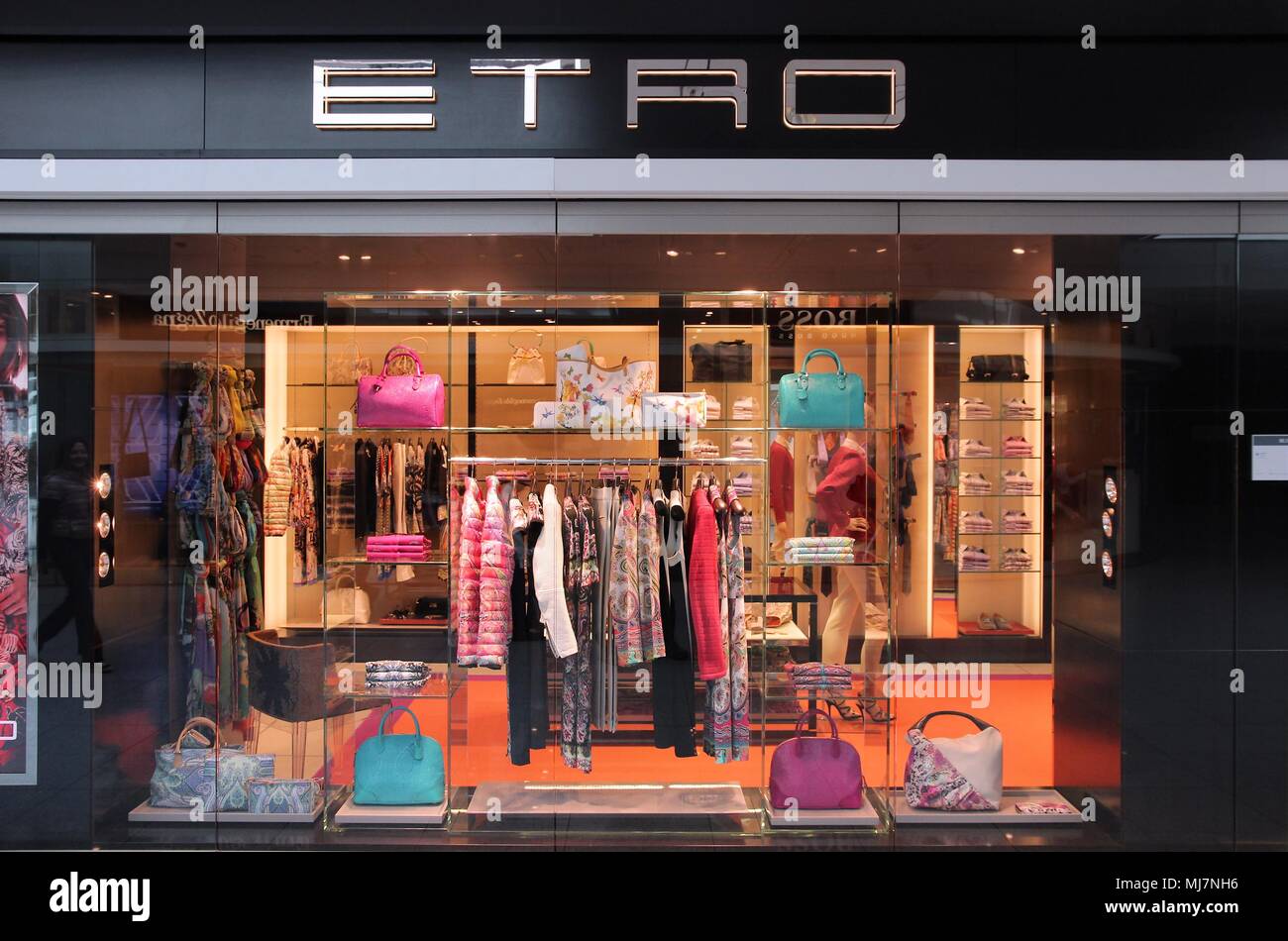 MUNICH, GERMANY - APRIL 1, 2014: Etro store at Munich International Airport  in Germany. The fashion company founded in 1968 has 200 stores around the  Stock Photo - Alamy