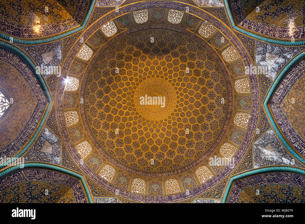 Interior of the dome and central hall of the Sheikh Lotfollah Mosque in
