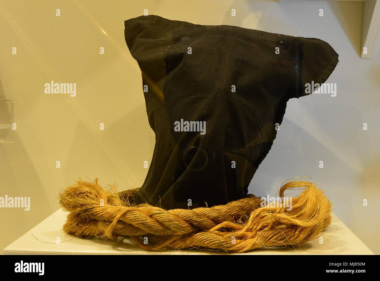The noose and head cover used in a Hanging in Georgia Stock Photo