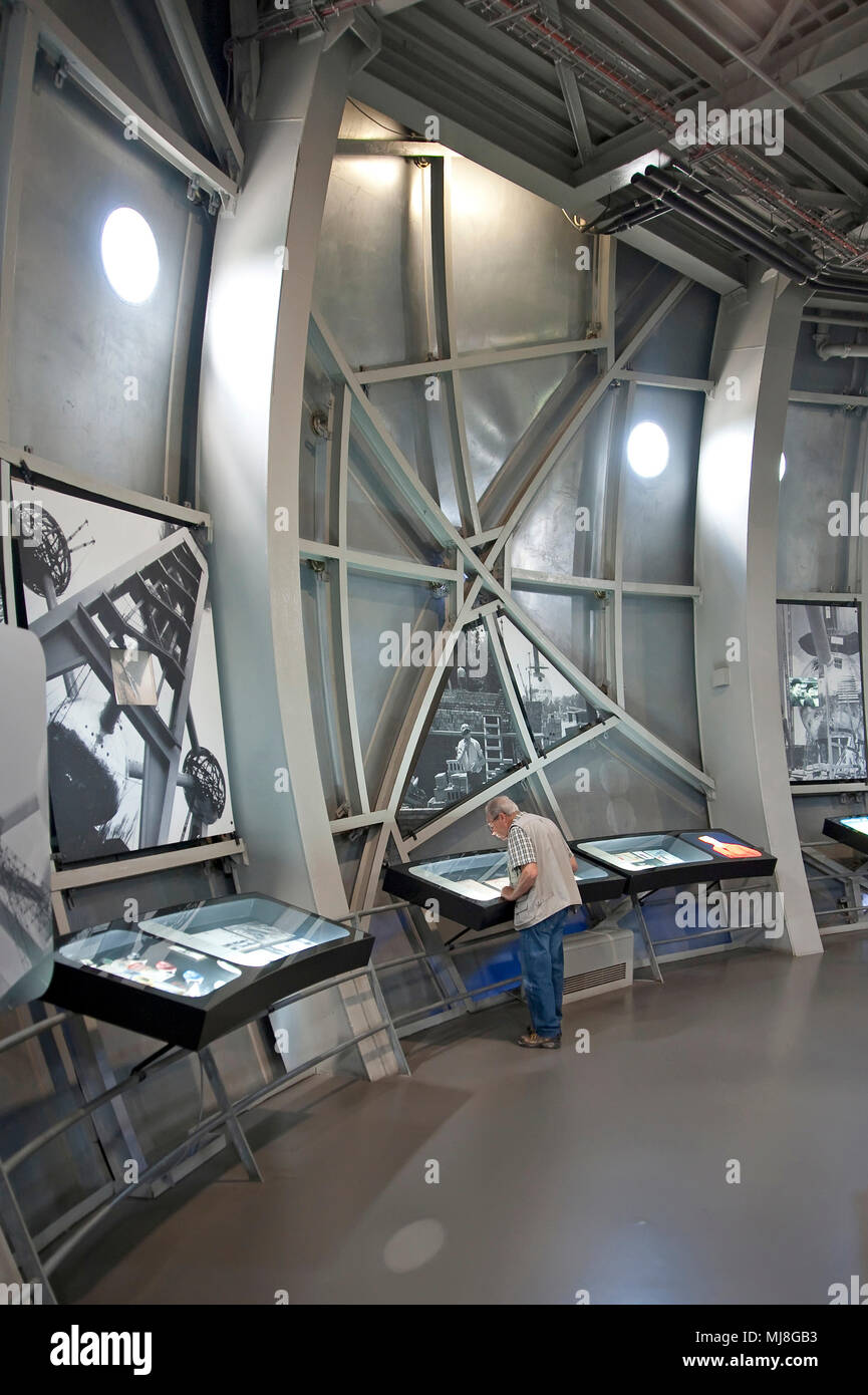 Atomium building designed by architect Andre Waterkeyn, originally ...