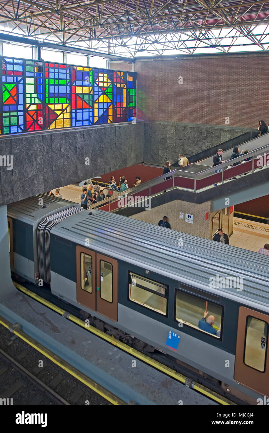 Subway station, Bruxelles, Belgium Photo © Fabio Mazzarella/Sintesi