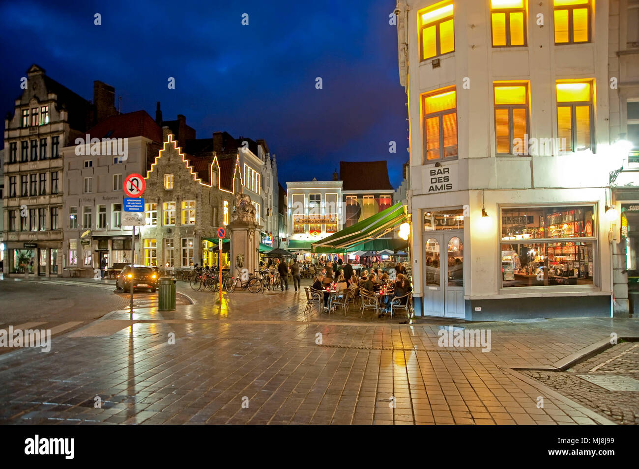 Bruges Nightlife High Resolution Stock Photography and Images - Alamy