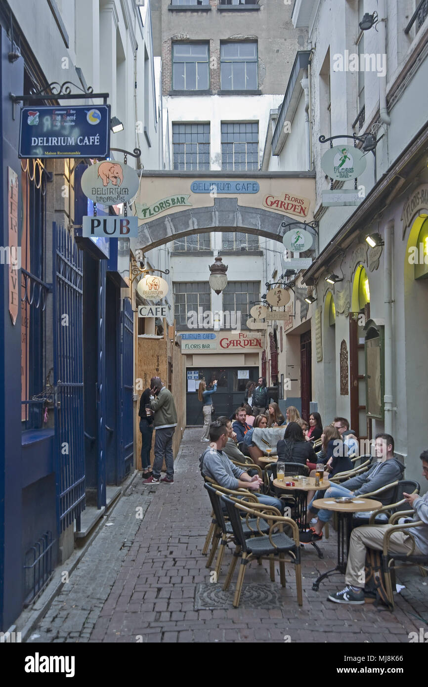 Delirium cafe in Bruxelles, Belgium Photo © Fabio Mazzarella/Sintesi/Alamy Stock Photo Stock