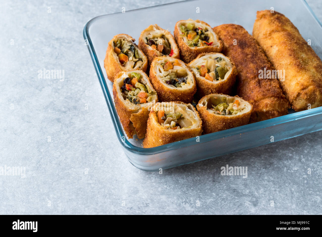 Chinese Vegetable Egg Rolls / Borek with soy (soya) sauce. Traditional Food Stock Photo Alamy