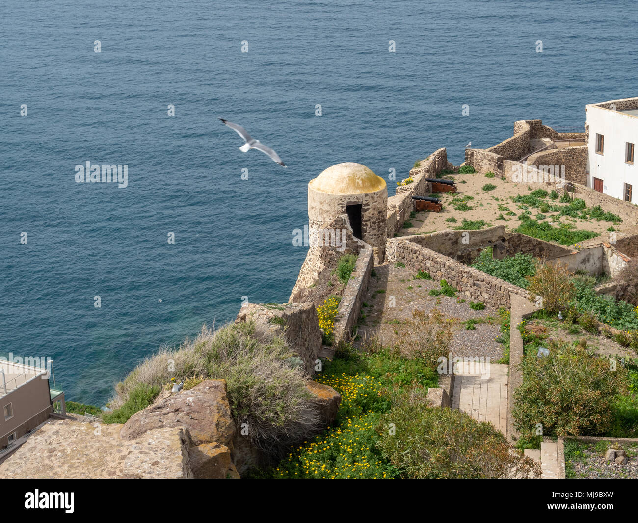 Castle In Rocks Europe Medieval european castle on rocks hi-res stock photography and images ...