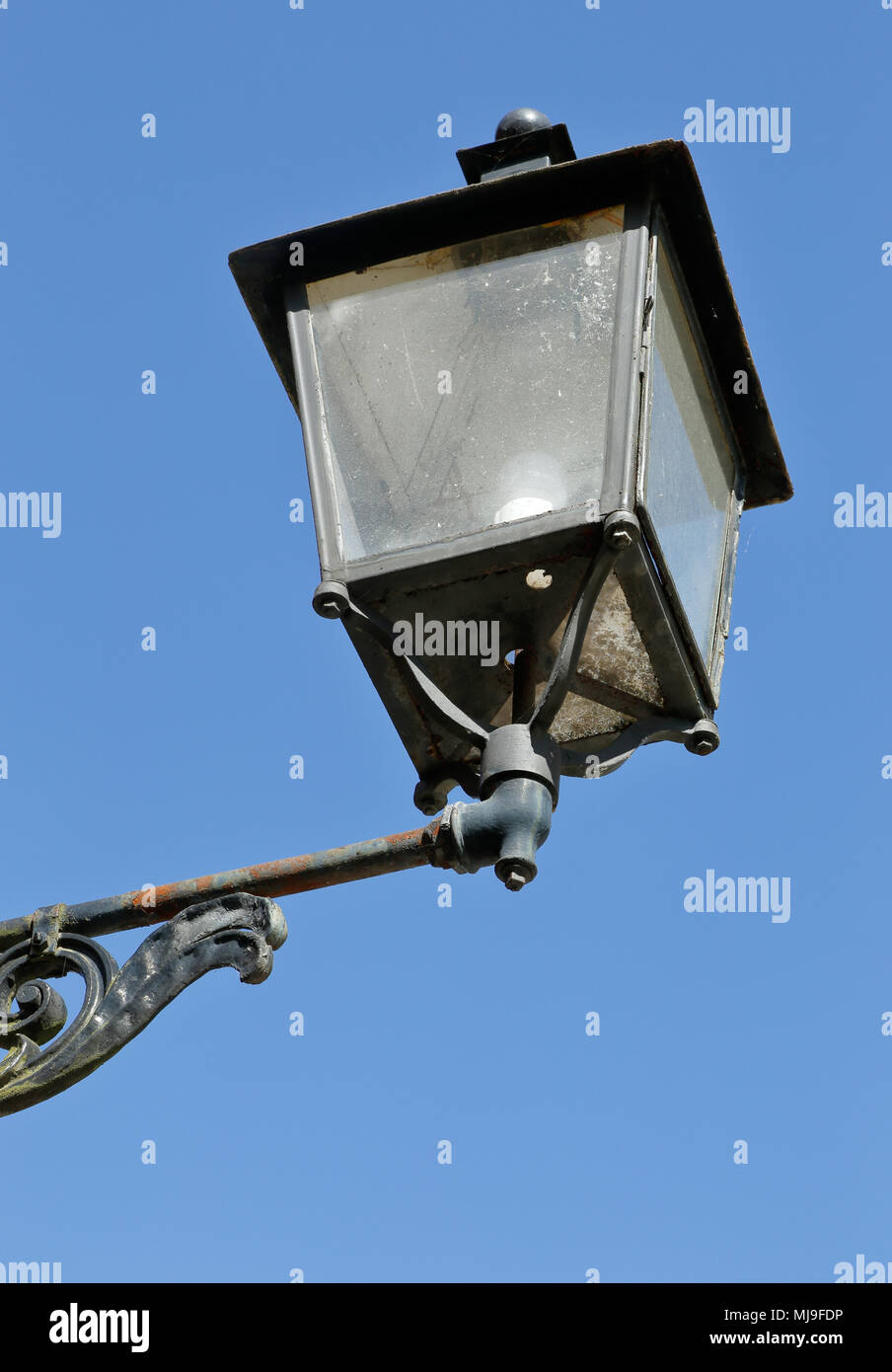 Old fashioned lamp hi-res stock photography and images - Alamy