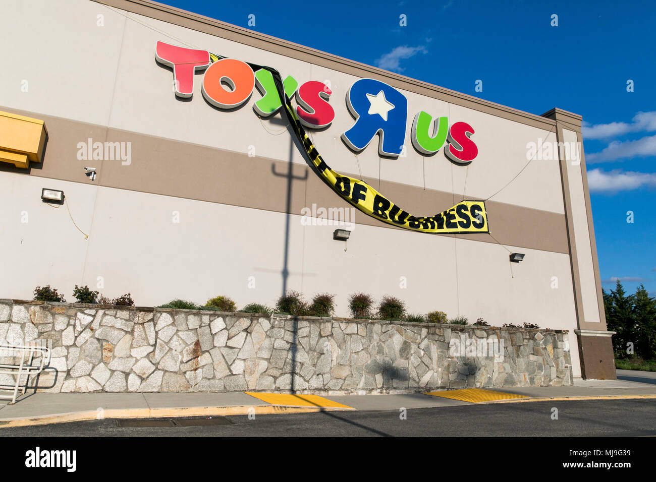 toys r us the glen