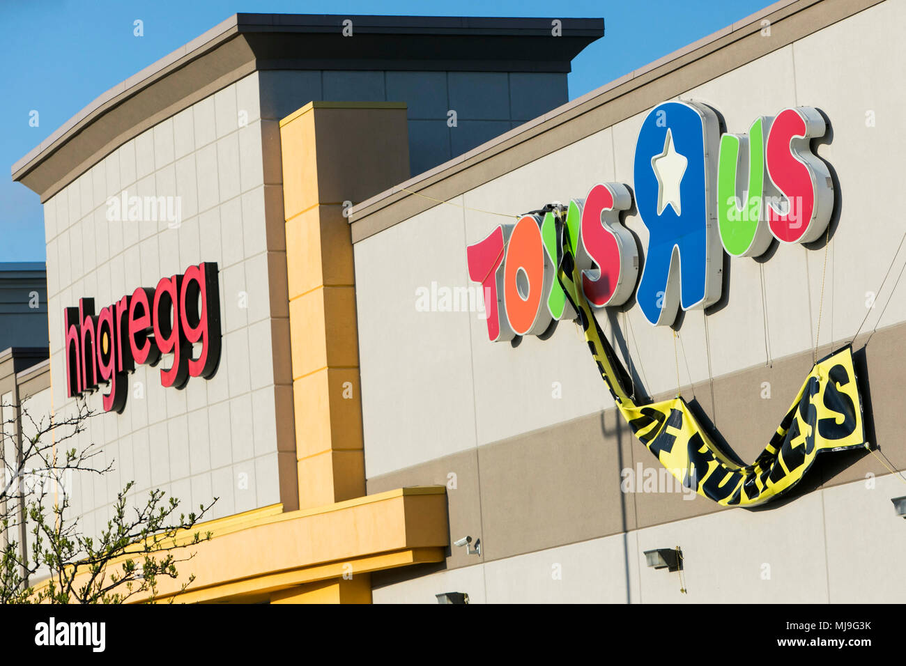 Toys r us the glen sale