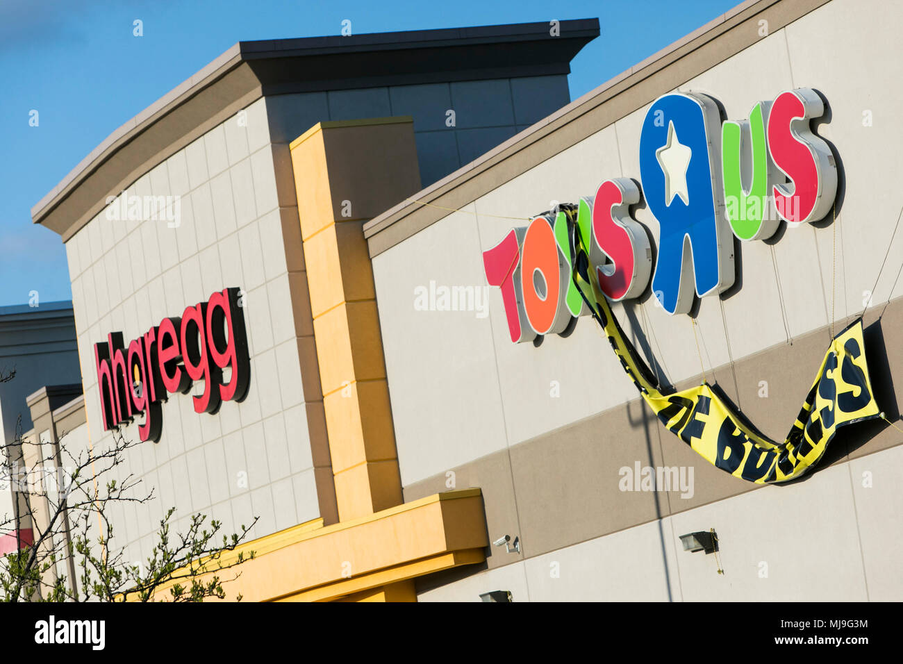 toys r us the glen