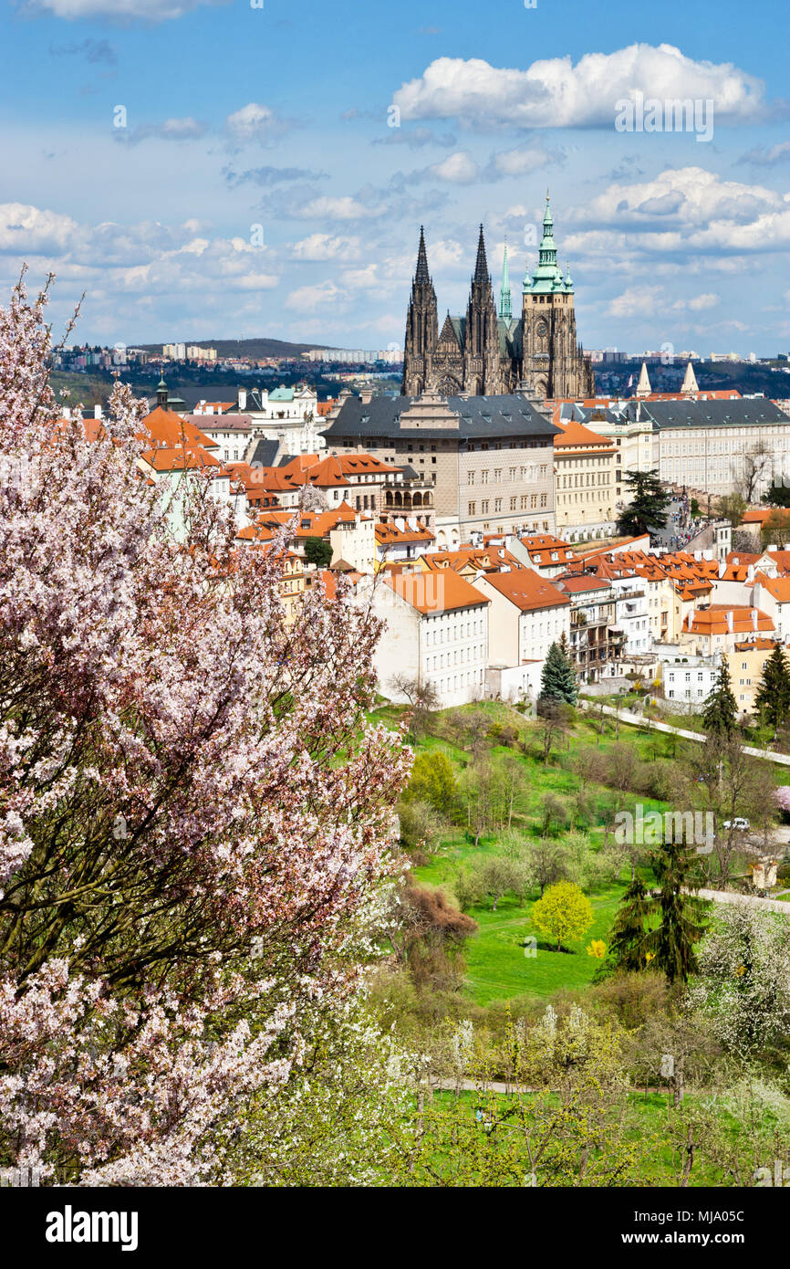 Petrin - Prazský hrad, chram sv. Vita a Mala Strana, Praha (UNESCO), Ceska republika Stock Photo