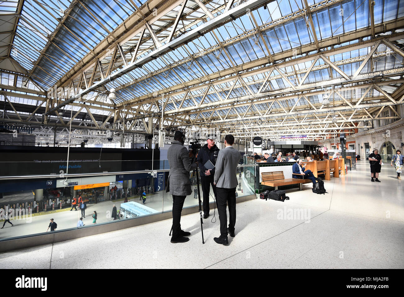 Chief Superintendent John Conaghan speaking at Waterloo station in