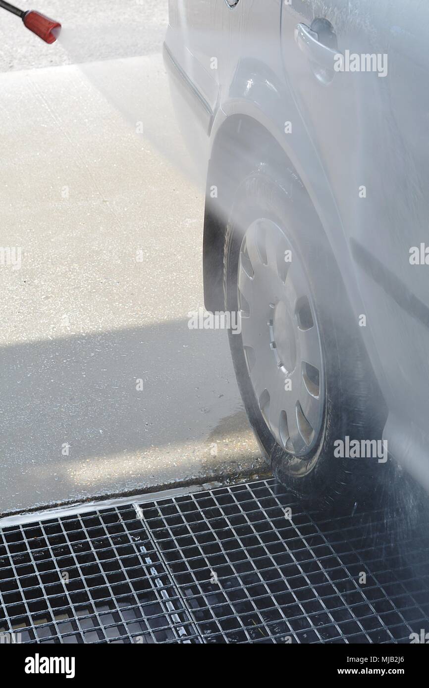 hand washing car Stock Photo Alamy