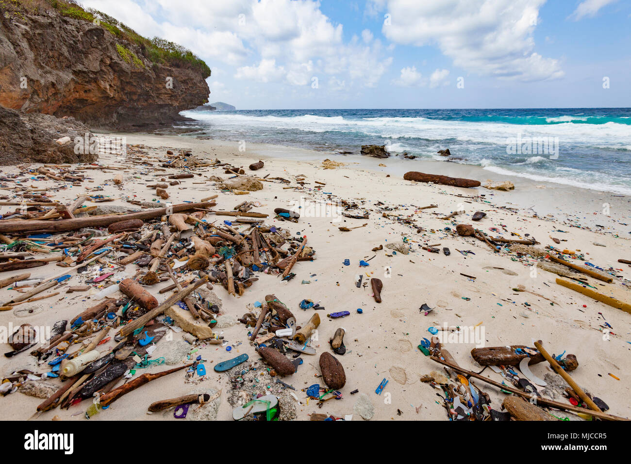 Garbage beach australia hires stock photography and images Alamy