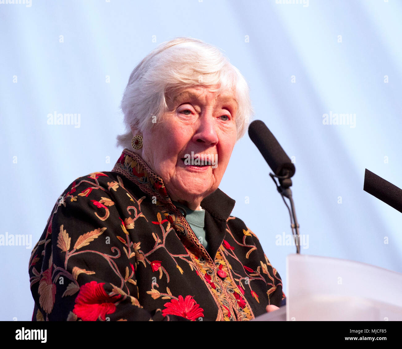 Shirley Williams, the politician who was labour, SDP and then libdem,talks at Oxford Arts festival Stock Photo