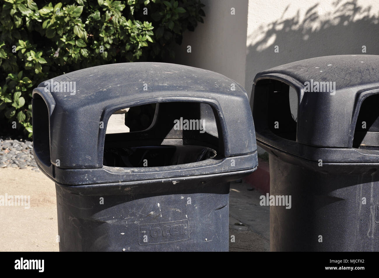 SAN DIEGO/CALIFORNIA, AUGUST 18, 2017 Black plastic trash cans of