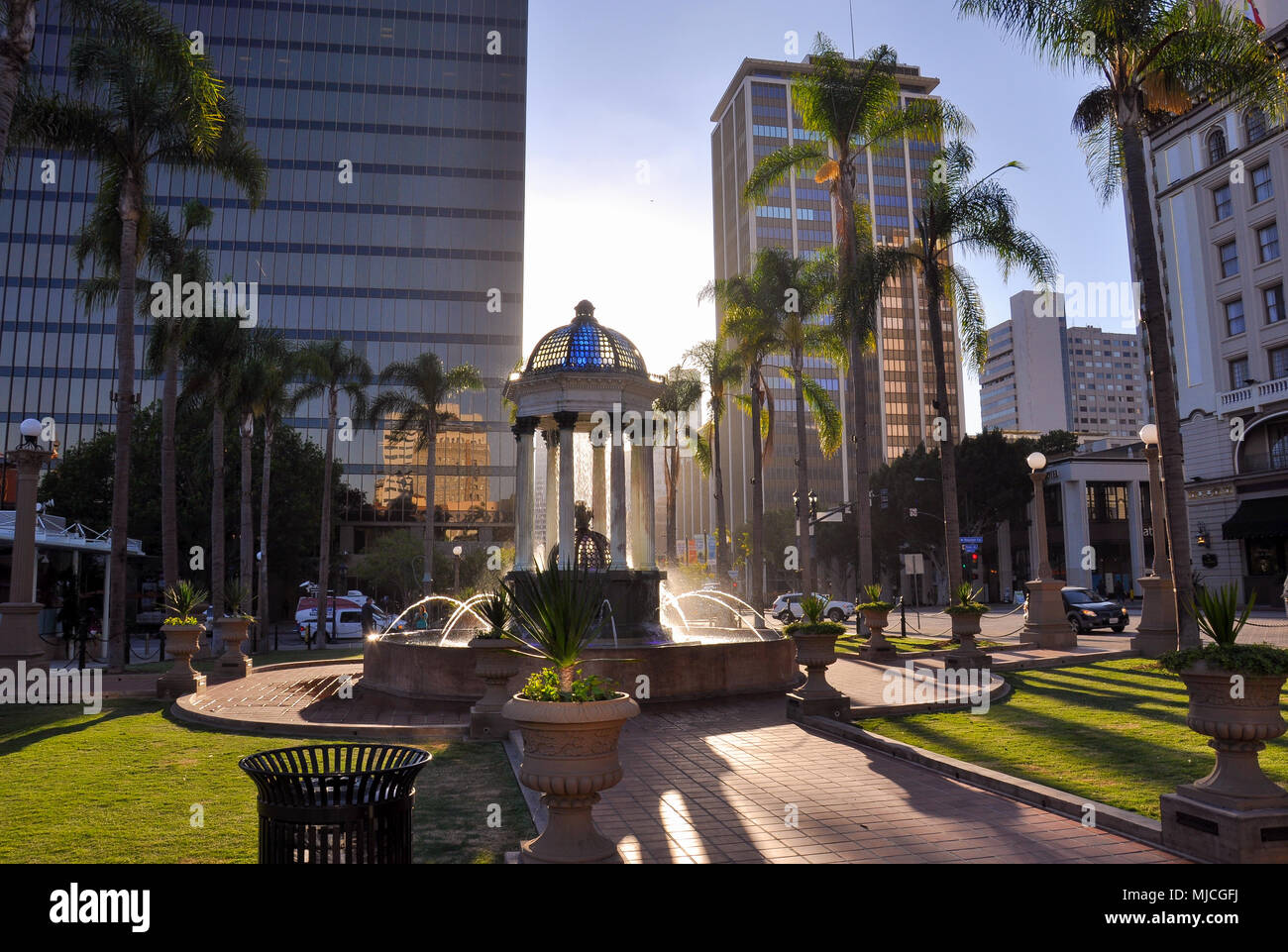 Horton park fountain hires stock photography and images Alamy