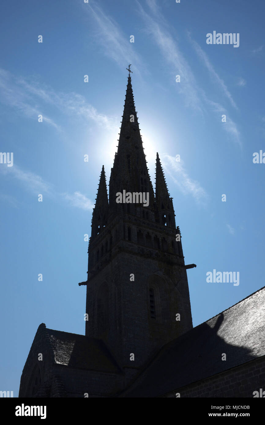 Early 13th century Collegiate Church of Notre Dame de Roscudon with 67-metre-high church tower Stock Photo