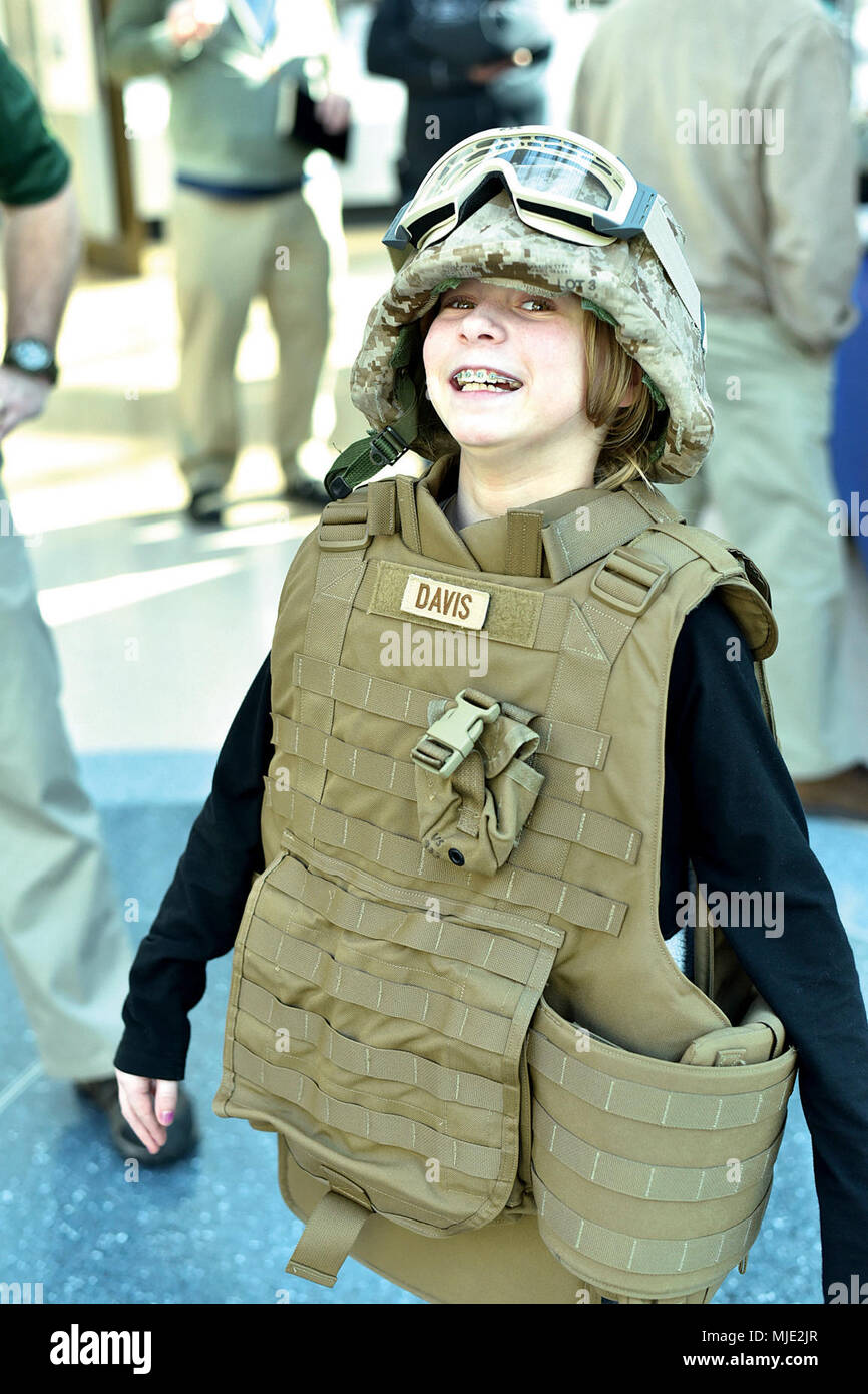 Flak jacket hi-res stock photography and images - Alamy