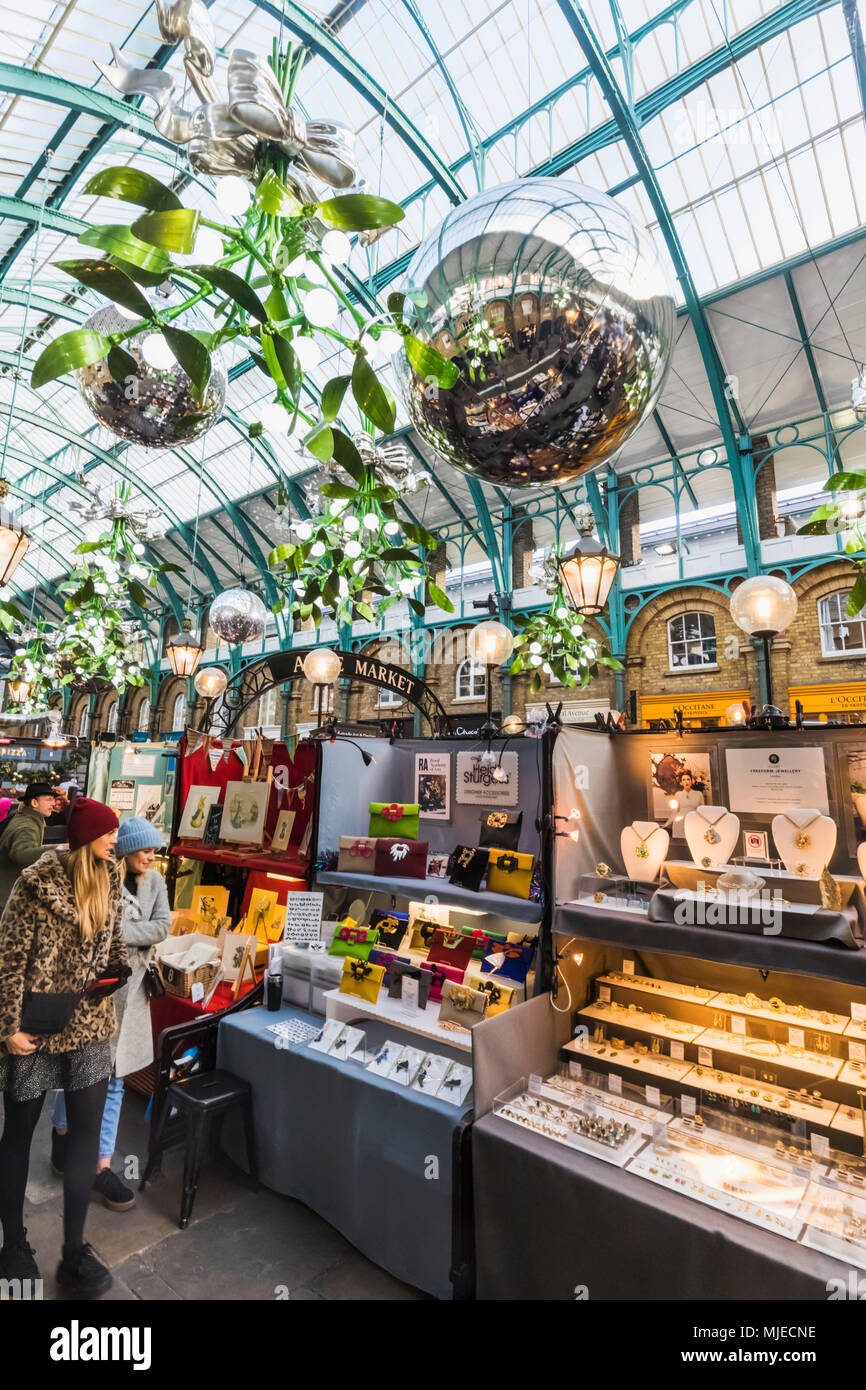 In covent garden in london hires stock photography and images Alamy