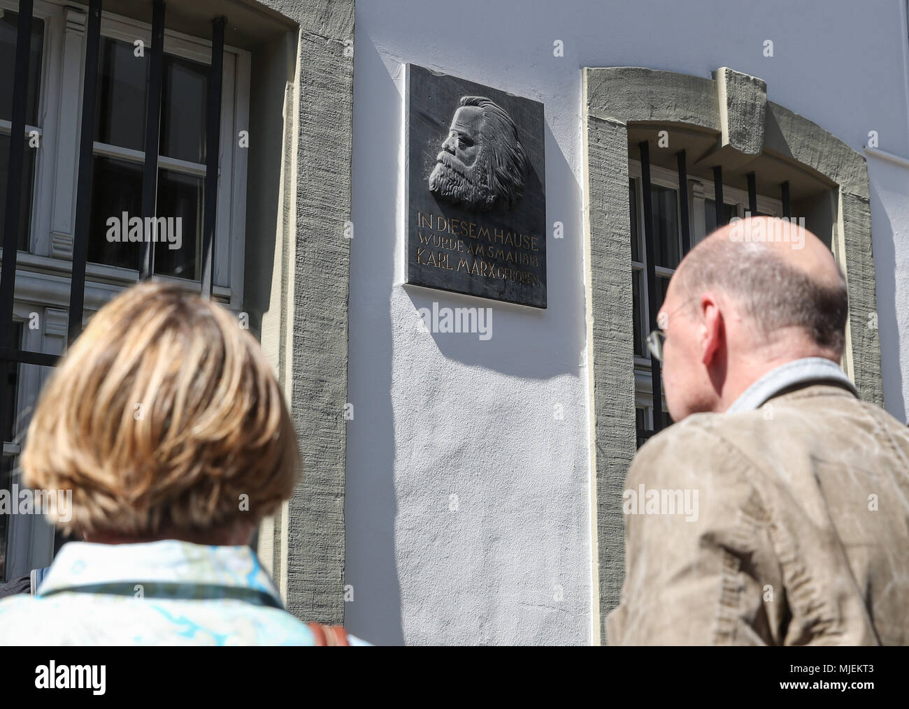 Trier, May 4. 5th May, 2018. Tourists visit the Karl Marx House in Trier, Germany, May 4, 2018. The 200th anniversary of Karl Marx's birth falls on May 5, 2018. Credit: Shan Yuqi/Xinhua/Alamy Live News Stock Photo