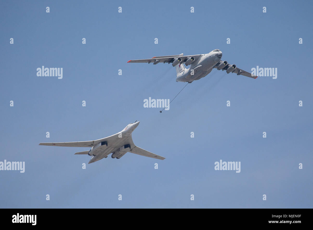 Moscow, Russia. 4th May, 2018. Russian Air Force Ilyushin Il-78 refuelling tanker and a Tupolev Tu-160 strategic bomber aircraft during a rehearsal of the upcoming Victory Day air show marking the 73rd anniversary of the victory over Nazi Germany in the 1941-45 Great Patriotic War, the Eastern Front of World War II. Credit: Victor Vytolskiy/Alamy Live News Stock Photo