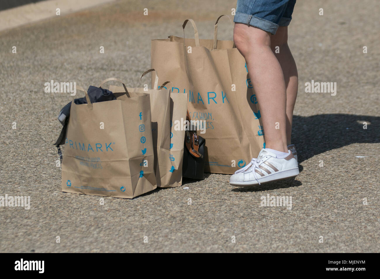 Details 134+ brown bag clothing uk esthdonghoadian