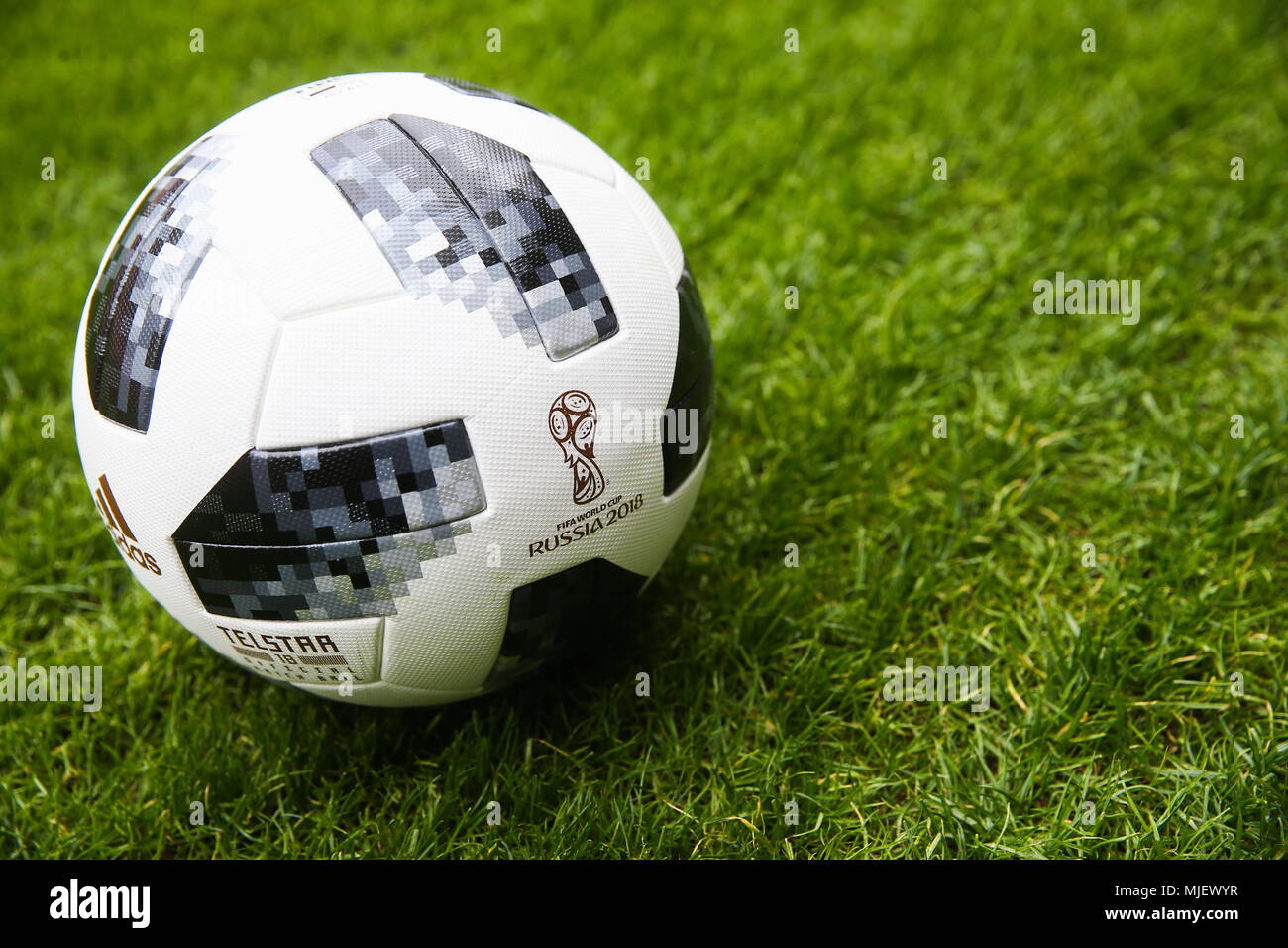 Adidas Telstar 18 Winter