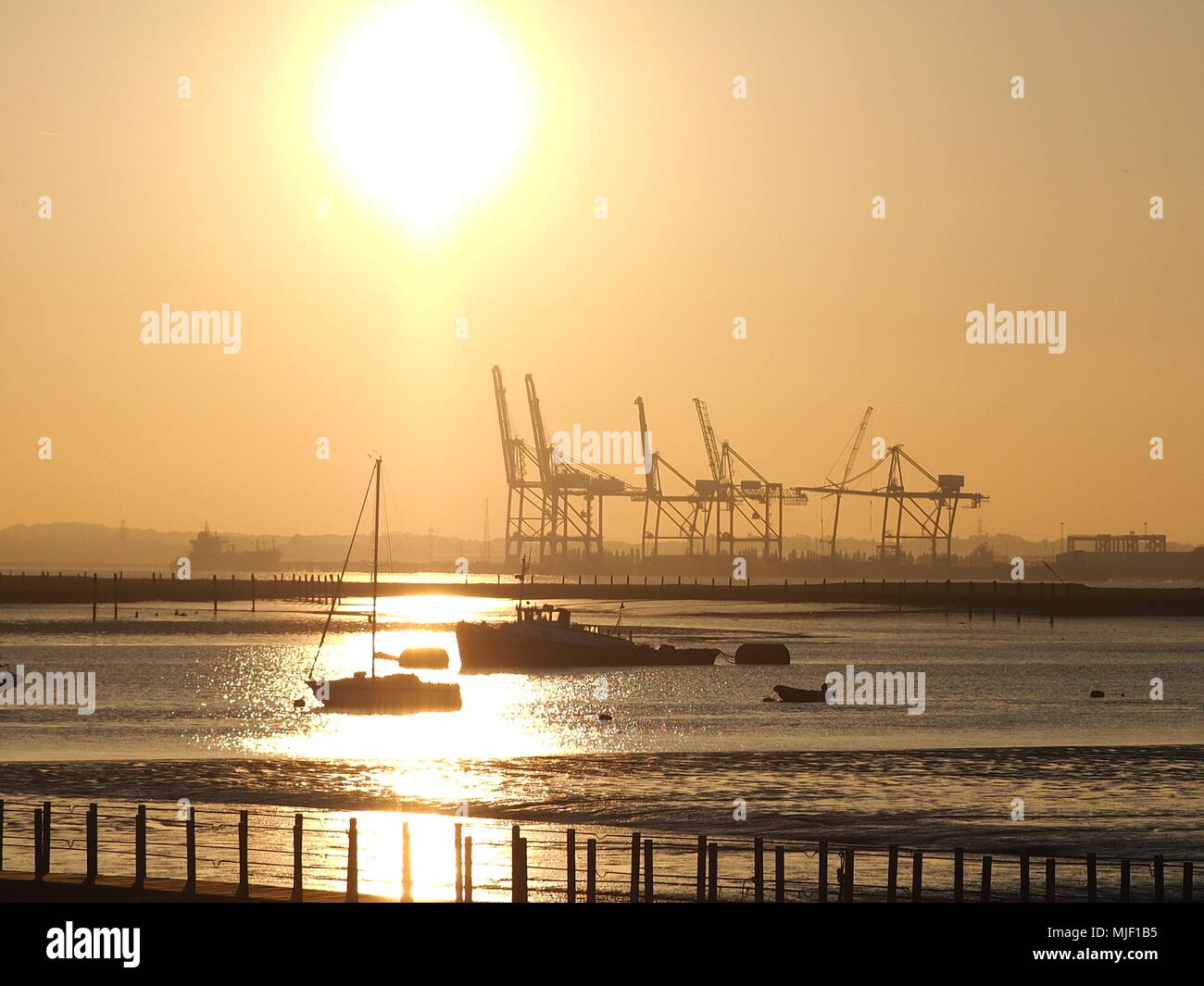 Queenborough, Kent, UK. 5th May, 2018. UK Weather: sunset in Queenborough, Kent. Credit: James Bell/Alamy Live News Stock Photo