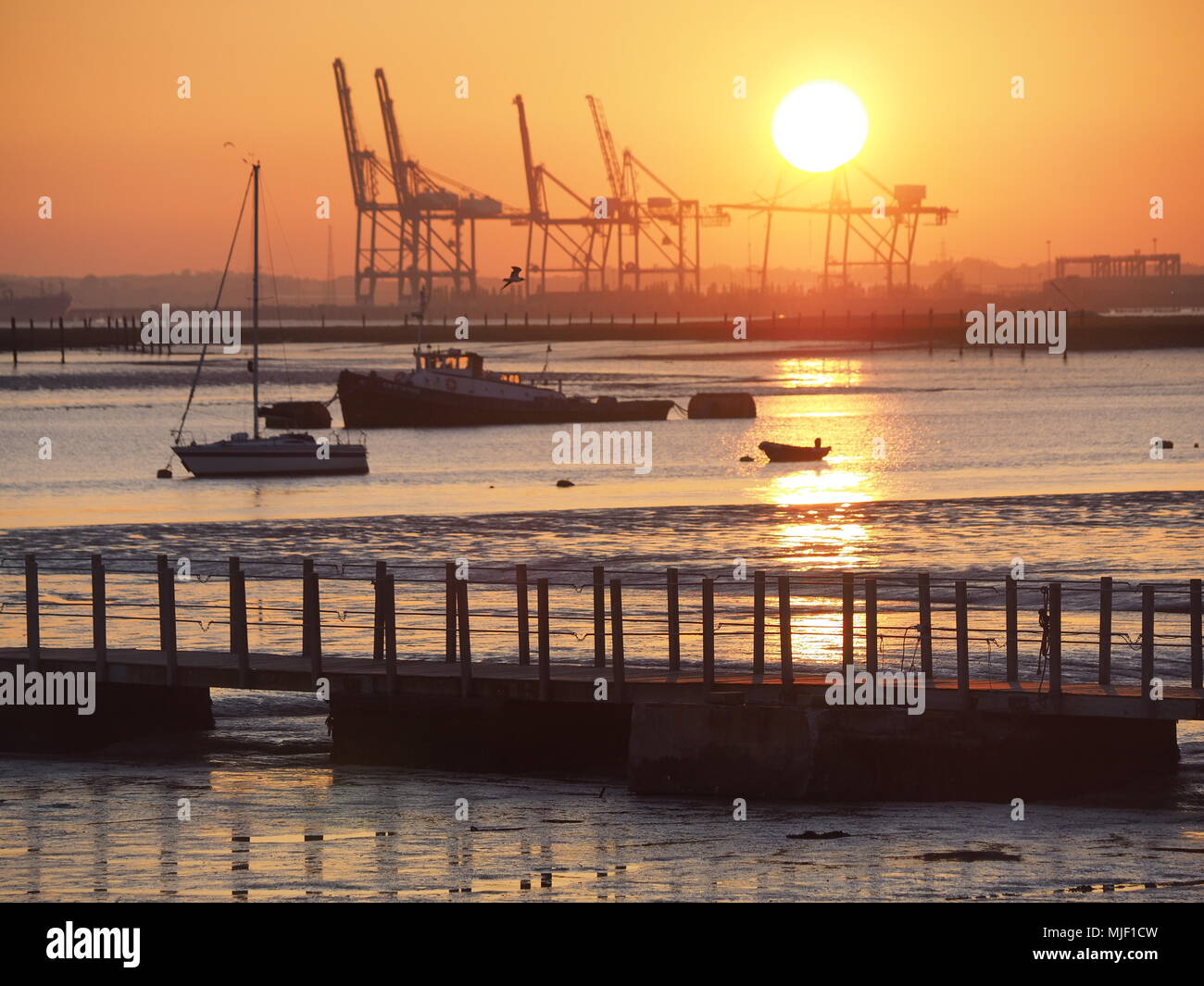 Queenborough, Kent, UK. 5th May, 2018. UK Weather: sunset in Queenborough, Kent. Credit: James Bell/Alamy Live News Stock Photo