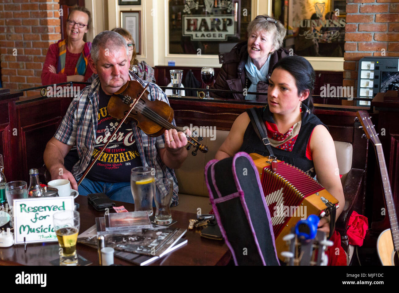 Cahersiveen, County Kerry, Ireland, 5 May 2018. Traditional Irish music pub session, Cahersiveen, County Kerry, Ireland Credit: Stephen Power/Alamy Live News Stock Photo