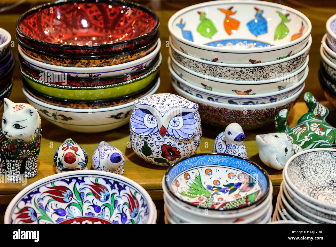 Turkish Ceramics in Grand Bazaar, Istanbul City, Turkey Stock Photo - Alamy
