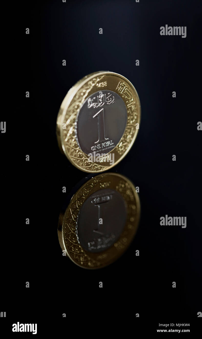 One Saudi Riyal Coin Stock Photo Alamy one-saudi-riyal-coin-stock-photo-alamy